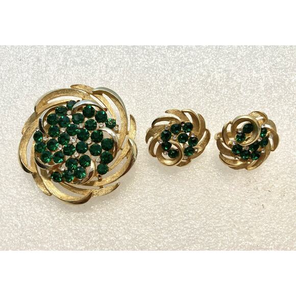 VTG CROWN TRIFARI RHINESTONE GREEN SPIRAL Gold Tone BROOCH EARRINGS SET - Picture 1 of 9